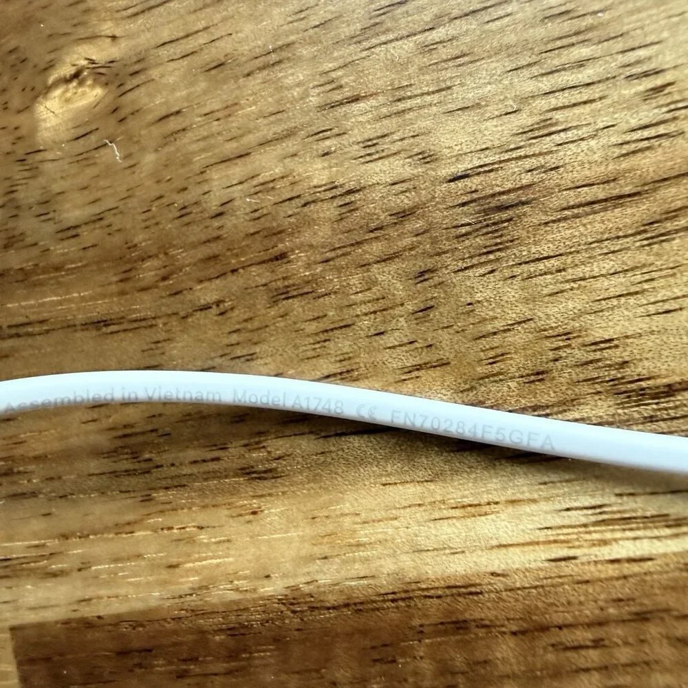 OEM Apple iPhone Wired Earpods Earphones Earbuds Lightning Authentic Original